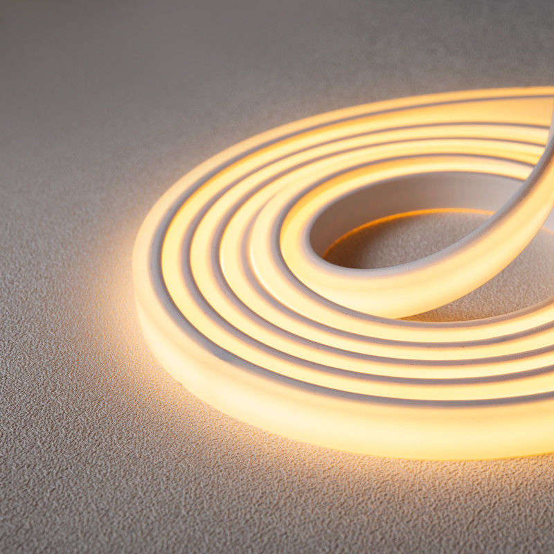 Luz LED de neón de silicona de 2700K de color blanco caliente con 12W/m de color emisor y índice de resistencia al agua IP68