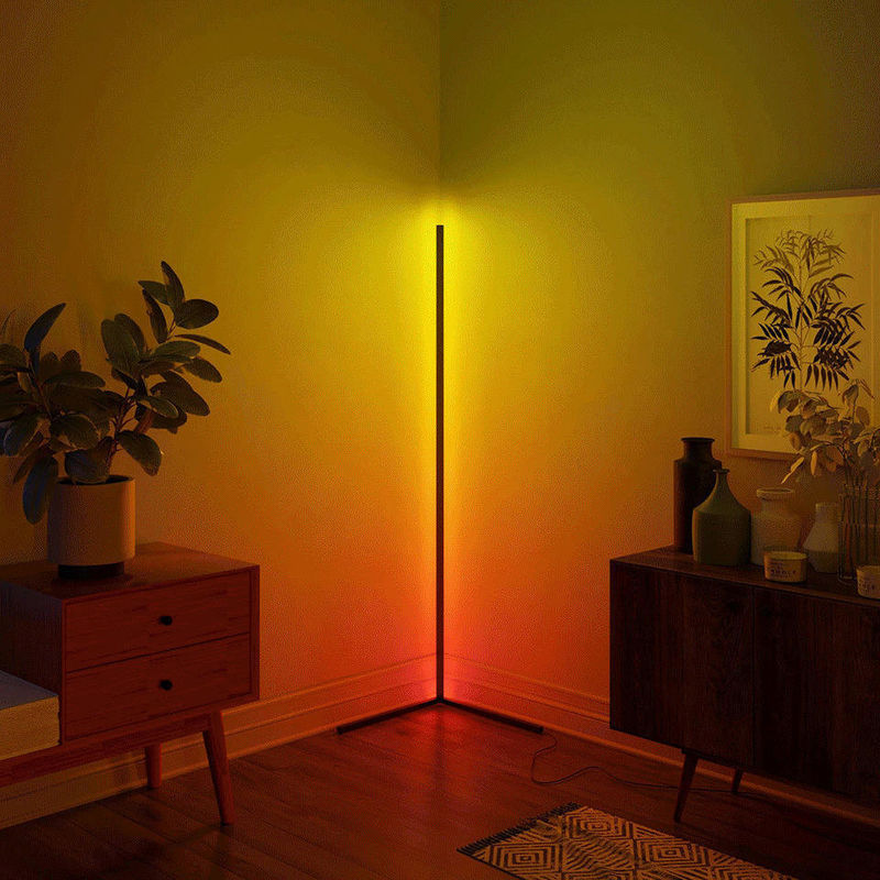 Luz de esquina LED de cambio de color RGB para iluminación decorativa del suelo 35*35*1500mm