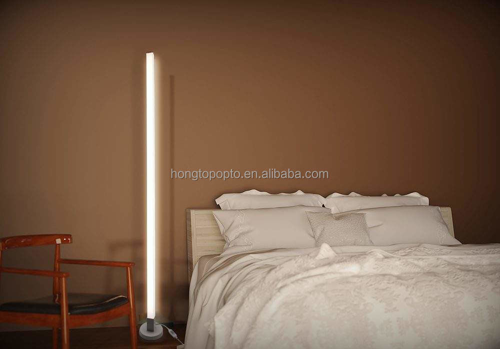 Lámpara de suelo LED inteligente de 80lm/w con cambio de color USB RGB y controlador IR